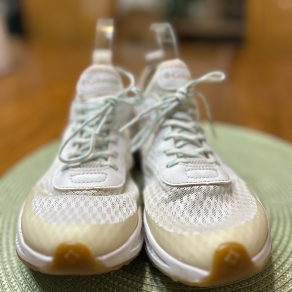 Columbia Women's Cream Athletic Shoes - Picture 2 of 9